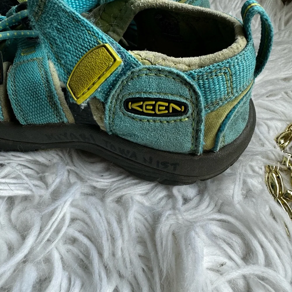Kids Teal Keen Outdoor Sandals